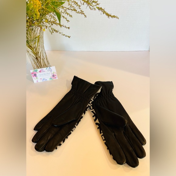 ETIENNE AIGNER Women Gloves *RARE* Designer Monogram Jacquard and Leather MEDIUM - Picture 9 of 12